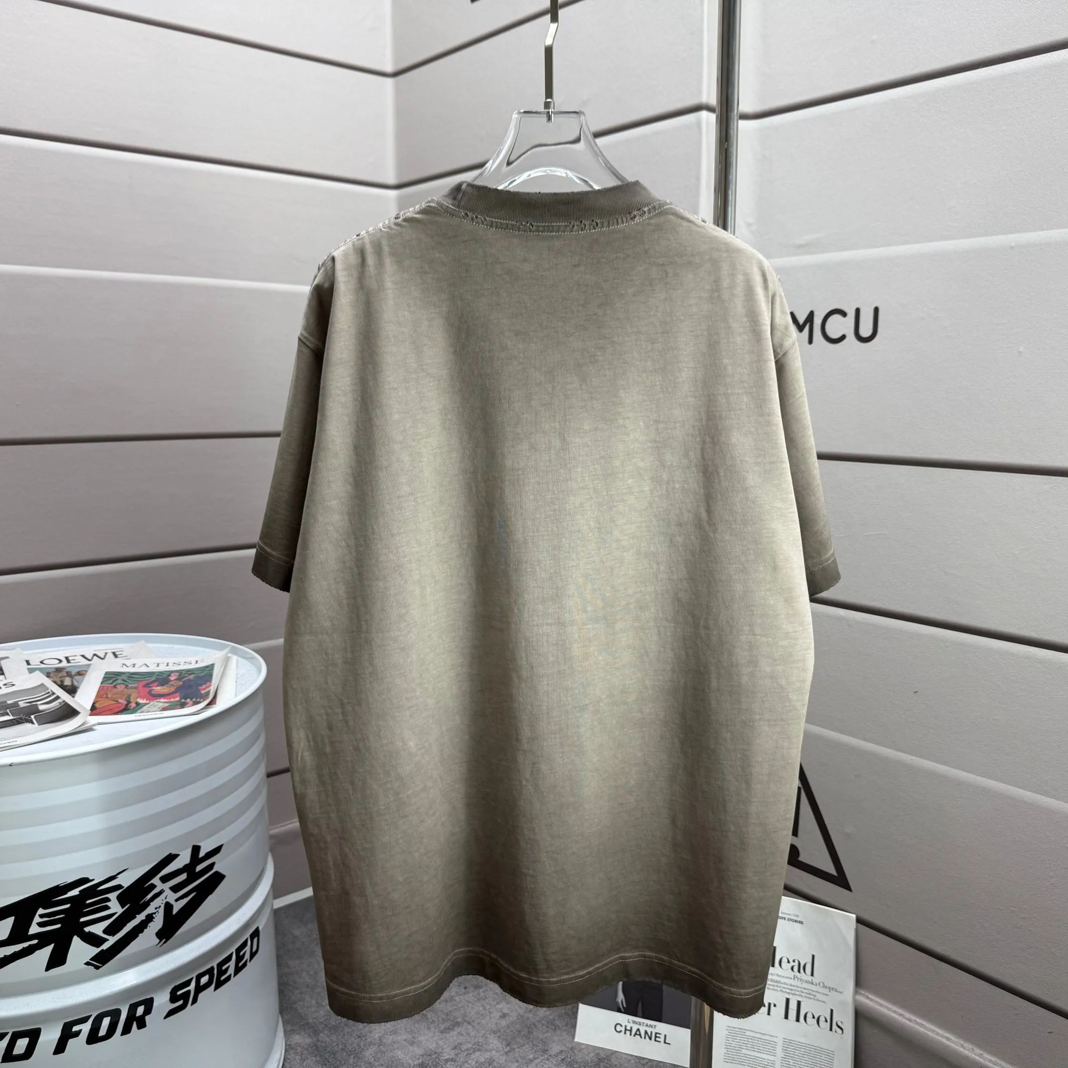 P160 Ston* islan* 石*岛 2025 autumn and winter new style Washed and worn 320g round neck short-sleeved tee Unisex loose version Color: Washed black Washed white Washed gray Brown Size: S M L XL XXL Size: S (90-130 pounds) M (120-150 pounds) L (140-165 pounds) (160-180 catties) XXL (180-210 catties)
